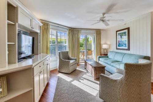 Standard 2 Bedroom A — 4-Star Luxury Hotel in Holmes Beach, United States