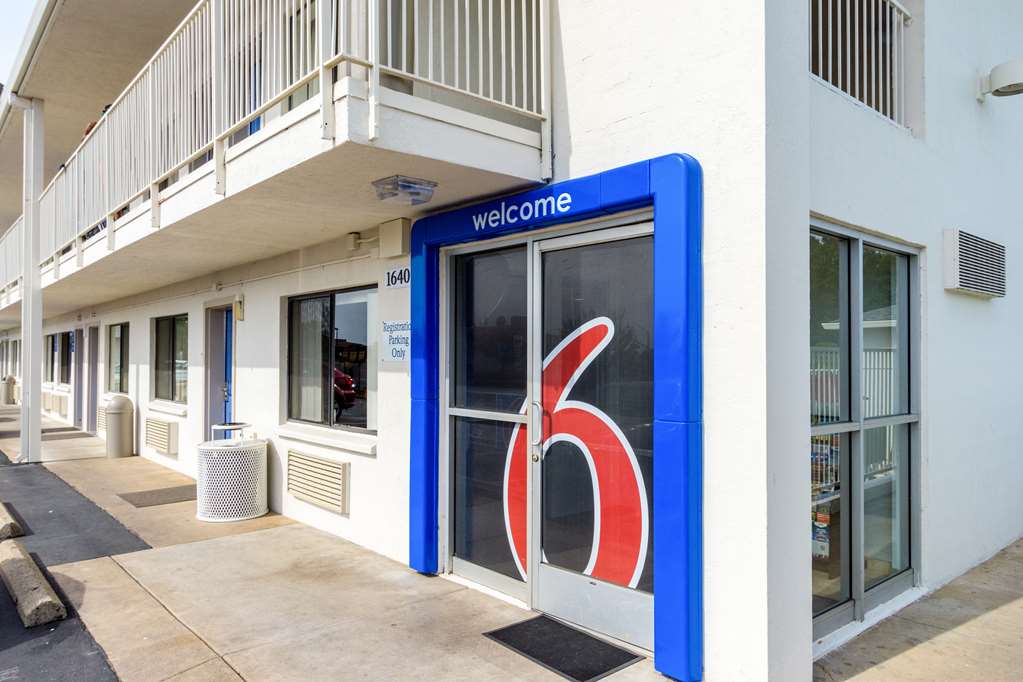 Motel 6 Redding CA Central - featured photo
