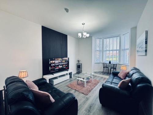 Spanish City View 1 Stylish Sea Front Apartment Free Onsite Parking — 4-Star Luxury Hotel in Whitley Bay, United Kingdom