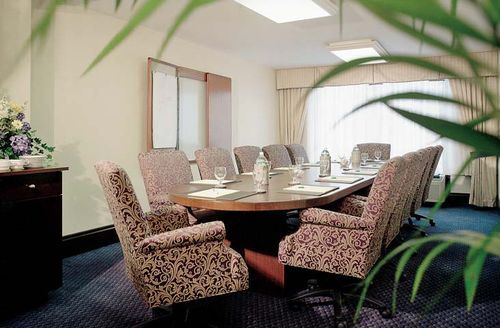 Akaza Hotel Richmond - photo 11