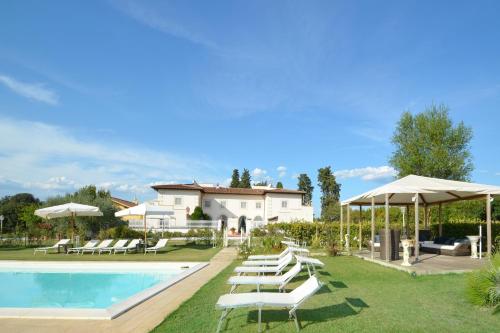 Villa Yvonne by MMega — 4-Star Luxury Hotel in Signa, Italy