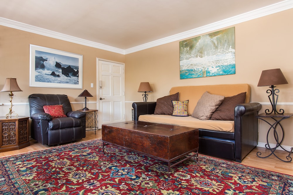 Hollywood Hills Suites - photo 41