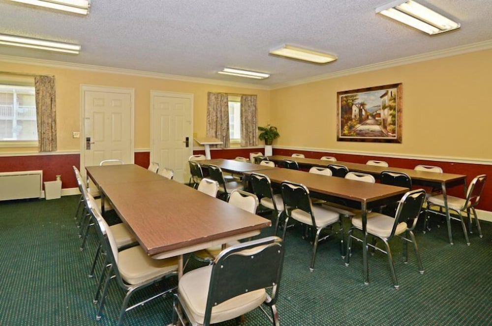 Motel 6 Sandersville GA - photo 50