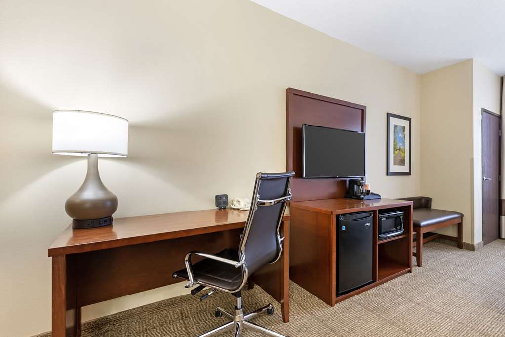 Comfort Suites Cedar Falls Industrial Park - photo 13