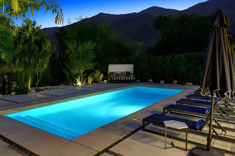 Modern Oasis w Pool Patio Lounge Mountain Views Palo Verde by AvantStay - photo 29