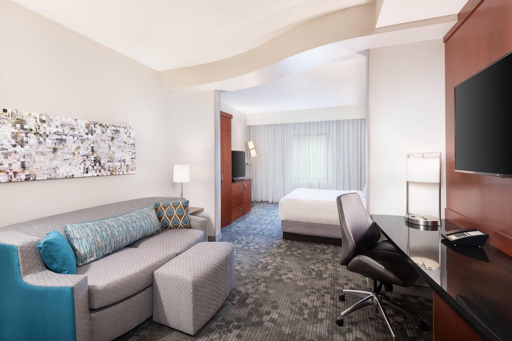 Courtyard by Marriott Pittsburgh Washington Meadow Lands - photo 21