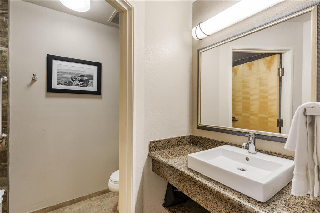 Best Western Plus Riverfront Hotel & Suites - photo 54