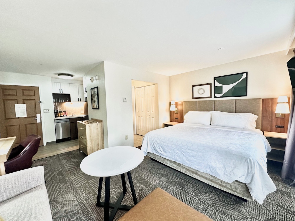 Staybridge Suites East Stroudsburg Poconos by IHG - photo 15