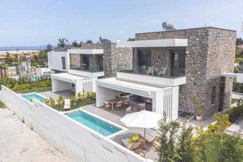 Apoikia Luxury Living Villa Pefkochori — 4-Star Luxury Hotel in Pefkochori, Greece