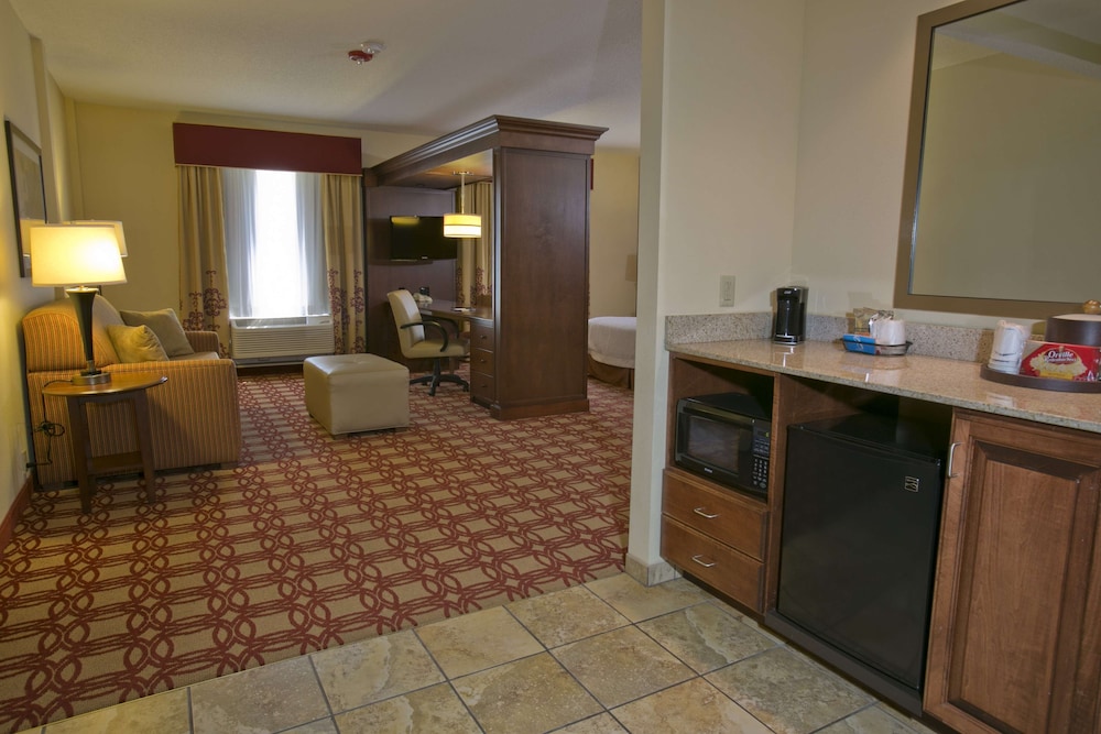 Hampton Inn & Suites Wiggins - photo 16