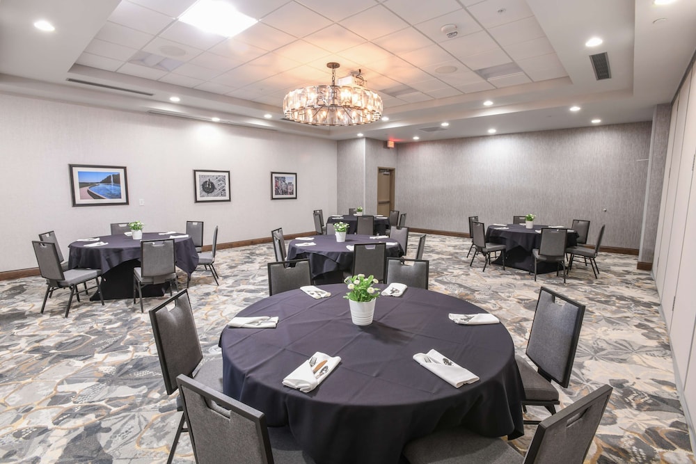 Hilton Garden Inn Cincinnati Midtown - photo 43