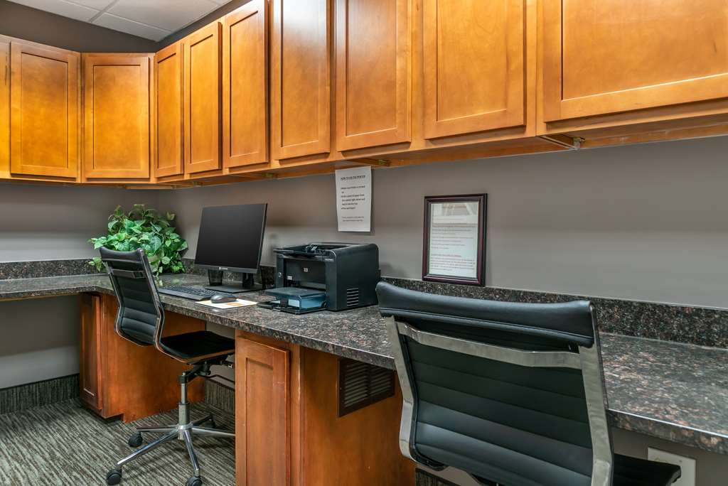 Country Inn & Suites by Radisson Rossford Toledo South - photo 42