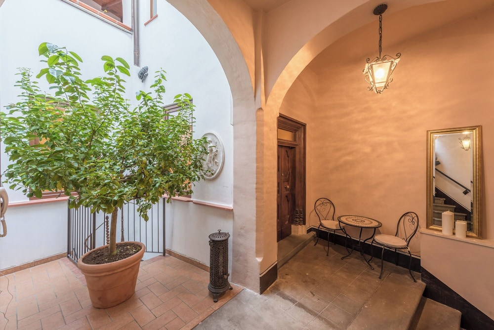 Fawlty Towers Guest House — Todi — photo 5