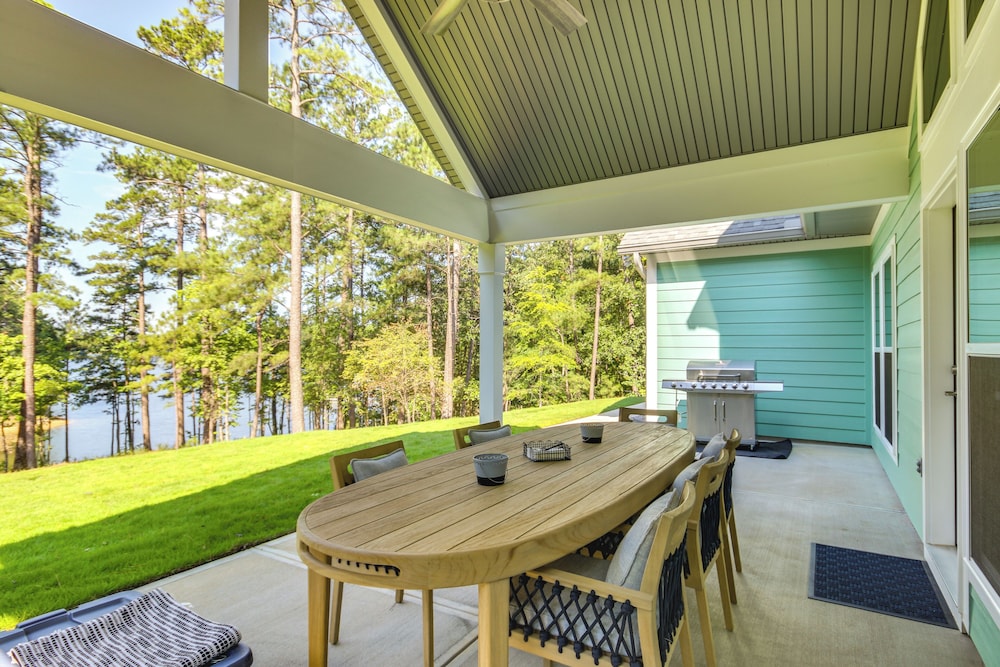 Lakefront Mccormick Retreat W Patio Views — Mccormick