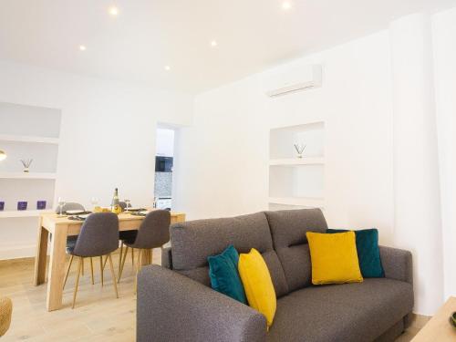 Calle Pintado 21 Bajo — 4-Star Luxury Hotel in Estepona, Spain
