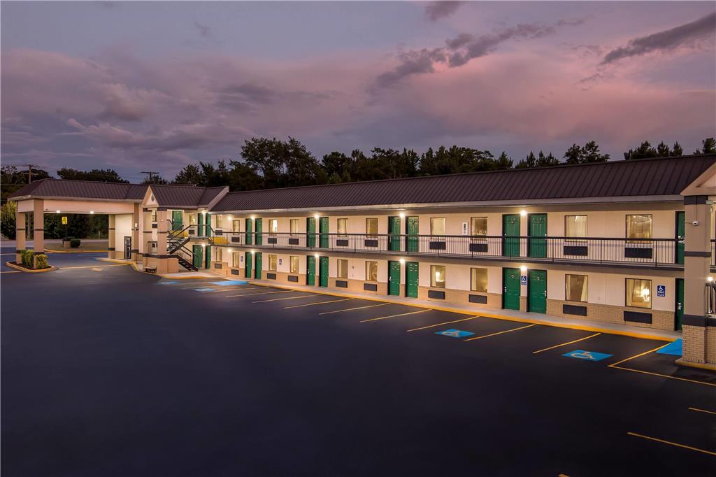 Super 8 by Wyndham Columbia - photo 4