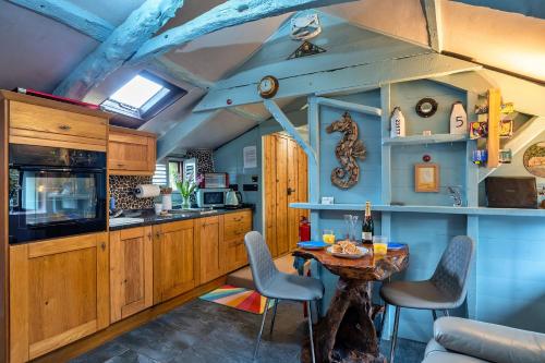 Finest Retreats Fishermans Cottage — 4-Star Luxury Hotel in Tintagel, United Kingdom