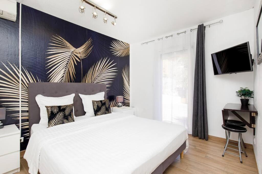 Studio Au Calme Avec Terrasse Et Parking A Eze Village — Eze
