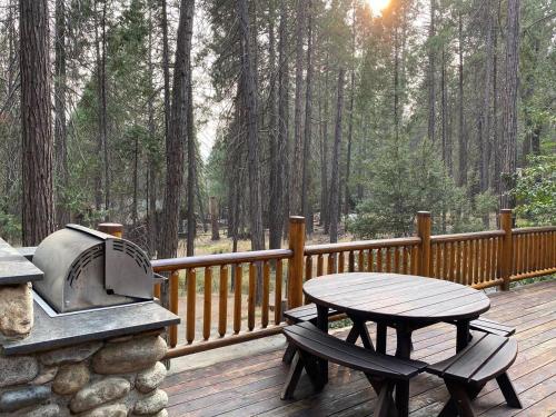 Bear Foot Pines - last minute hotel in Unknown City