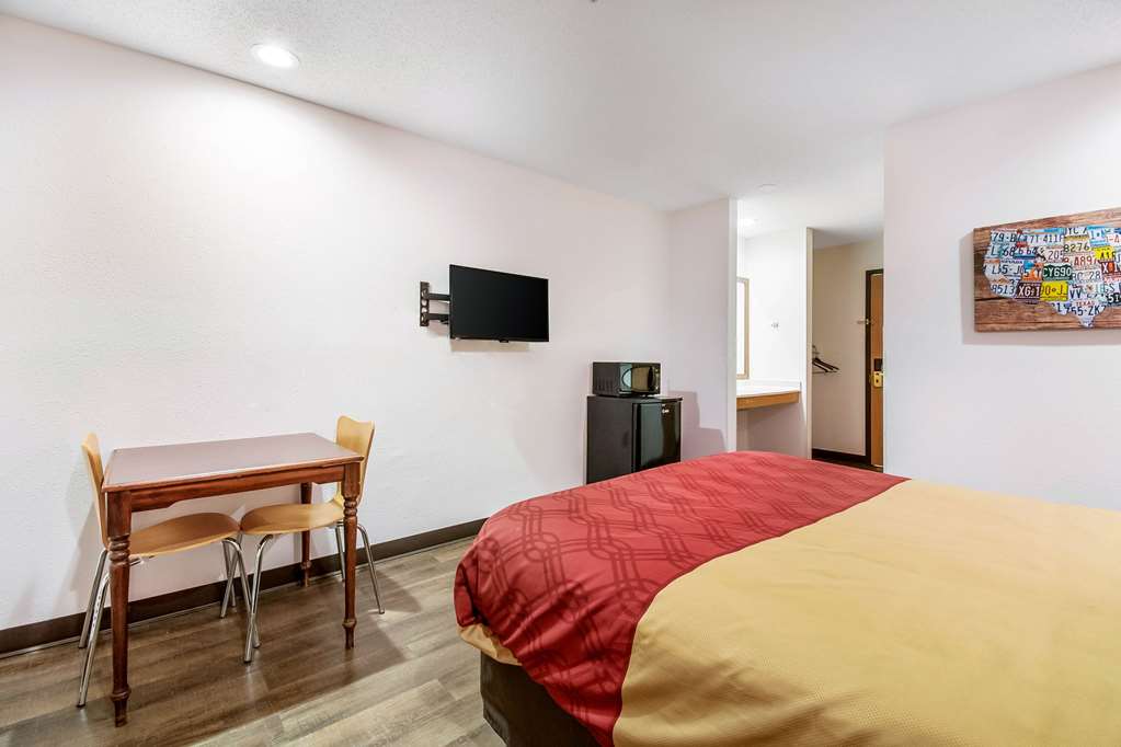 Econo Lodge Franklin IN - photo 5
