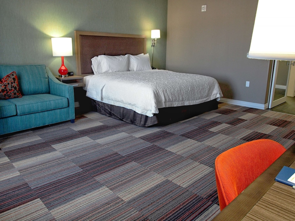 Hampton Inn & Suites Moore - photo 10