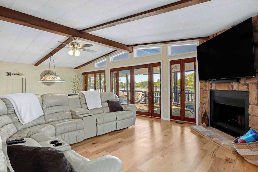 Beautiful And Relaxing Lakefront Getaway — New Braunfels