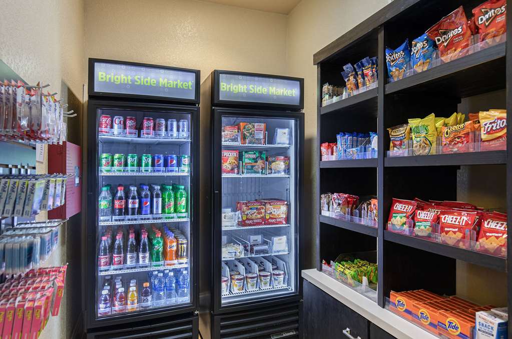 La Quinta Inn & Suites by Wyndham Bowling Green - photo 72