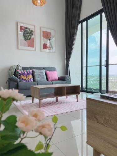 3 Rooms Legoland Medini Netflix Wi Fi Beach Pool 10 min to Singapore Checkpoint in Johor Bahru, Malaysia