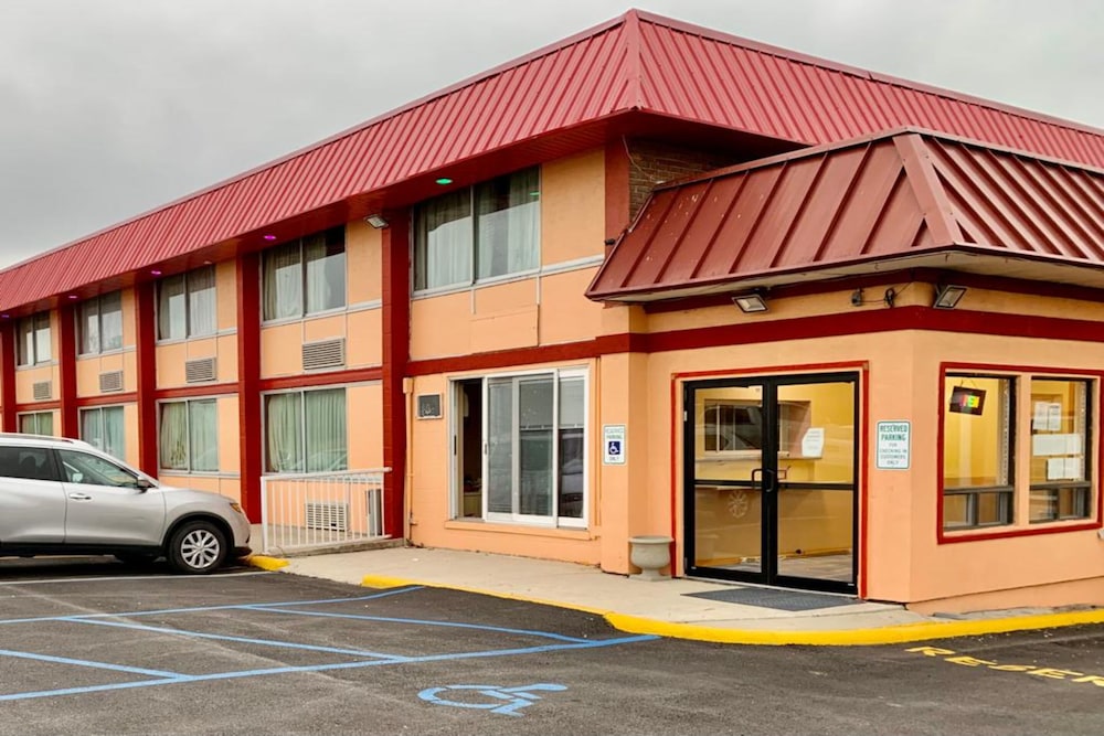 Red Carpet Inn & Suites Lima - photo 45