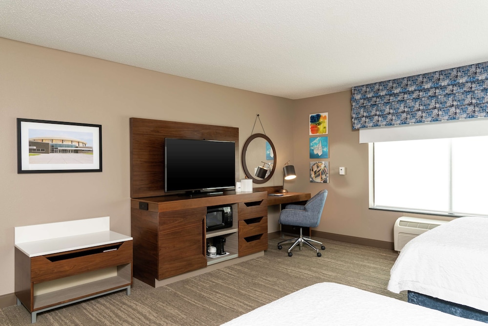 Hampton Inn & Suites Marshalltown - photo 22