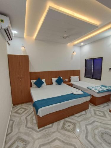 The Nirmala Palace 600 Mitr Only Ram Temple — hotel in Ajodhya