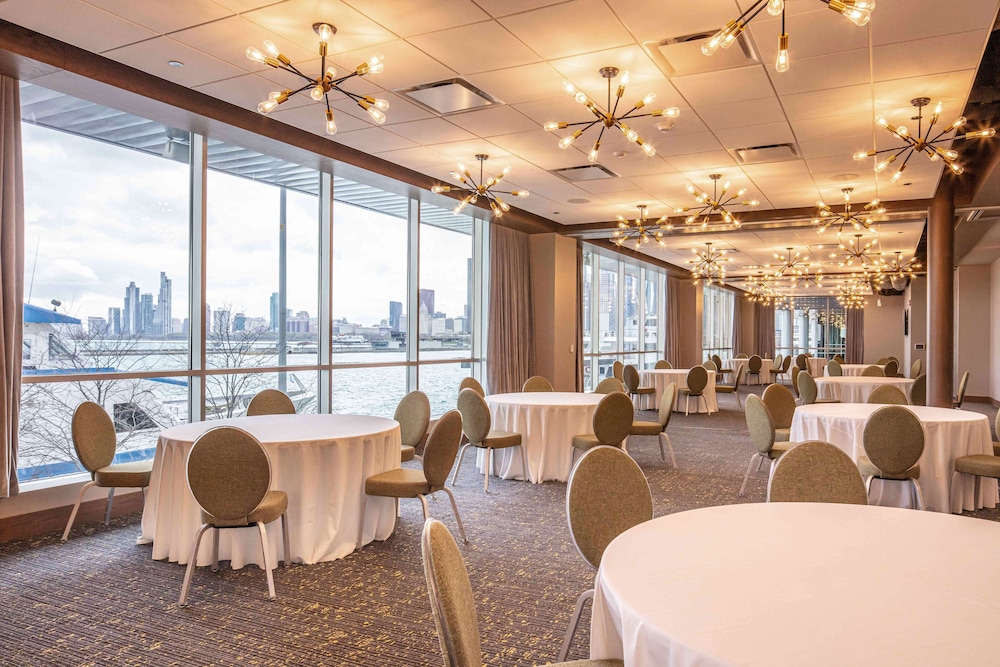 Sable at Navy Pier Chicago Curio Collection by Hilton - photo 51