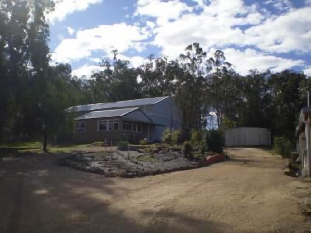 Shanti Relaxation Retreat — 4-Star Luxury Hotel in Briagolong, Australia