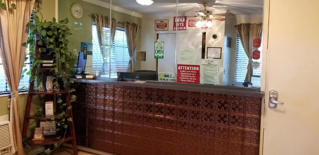 Sierra Crossing Motel - photo 20