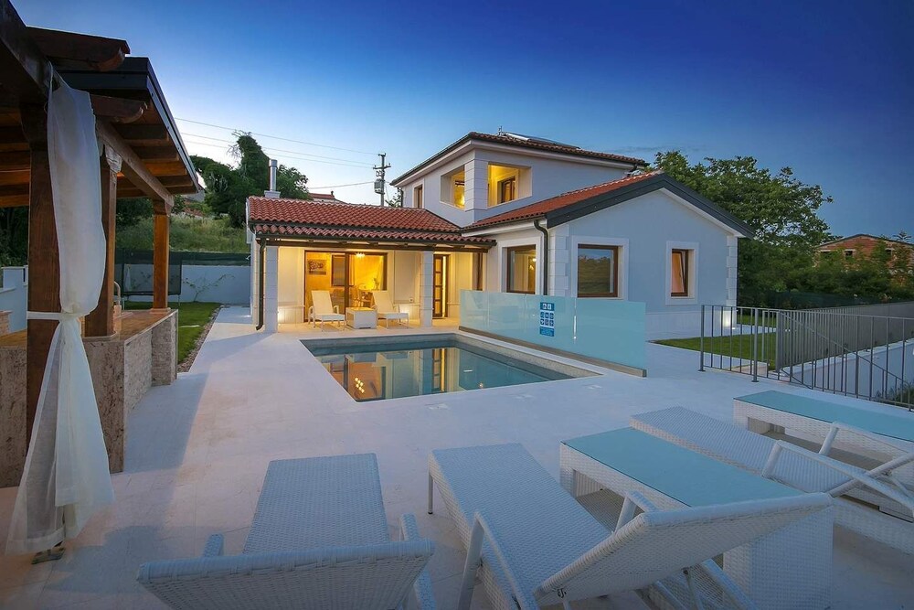 Villa Gloria Vita — 4-Star Luxury Hotel in Brtonigla, Croatia