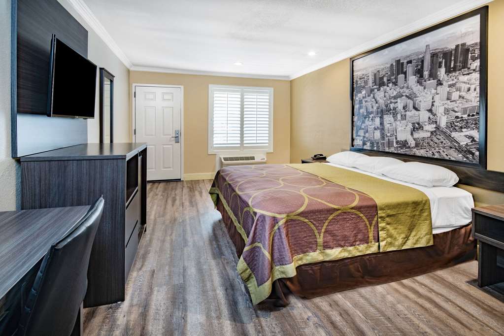 Super 8 by Wyndham North Hollywood in North Hollywood, United States