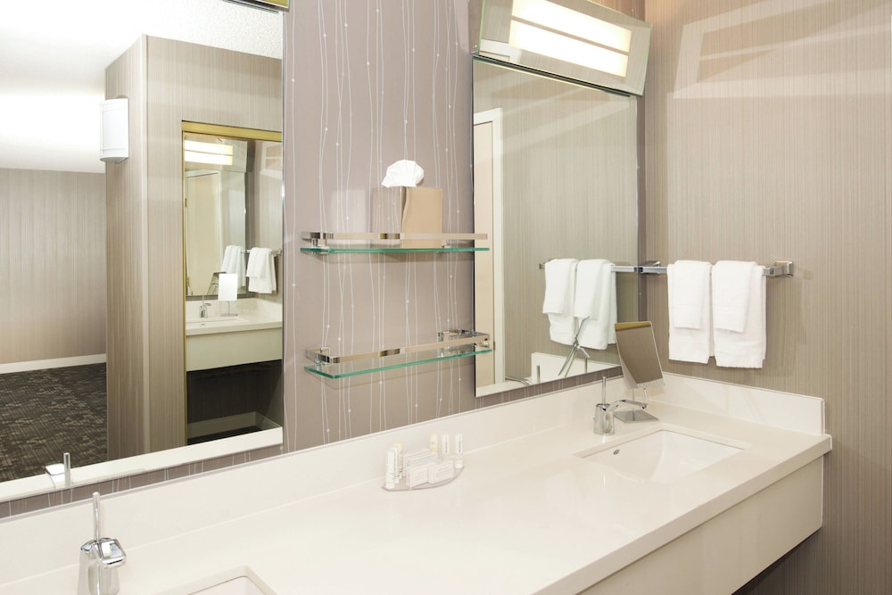 Courtyard by Marriott Oakland Airport - photo 32