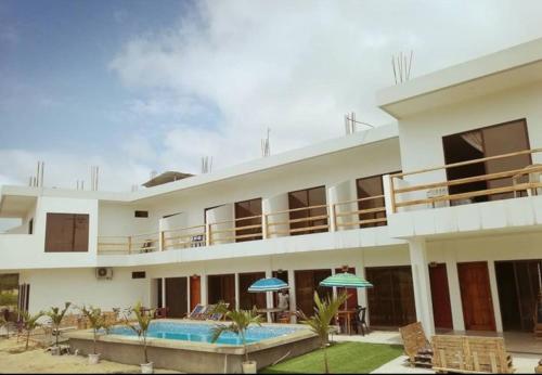 Hotel Baja Beach Los Manglares in Manta, Ecuador