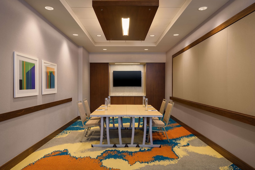 DoubleTree by Hilton Pittsburgh Cranberry - photo 101