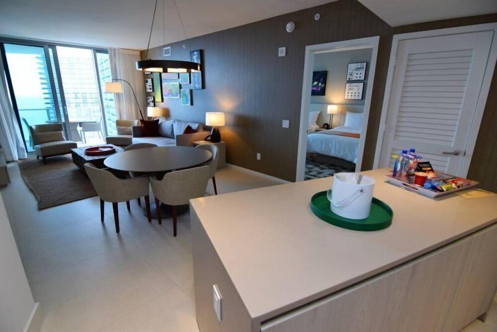 Best Ocean & Bay Views 2 Bed 2 Bath @ Hyde Resort - photo 27