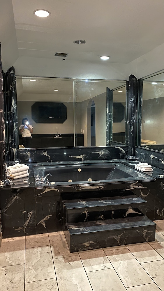 Island Suites - photo 33