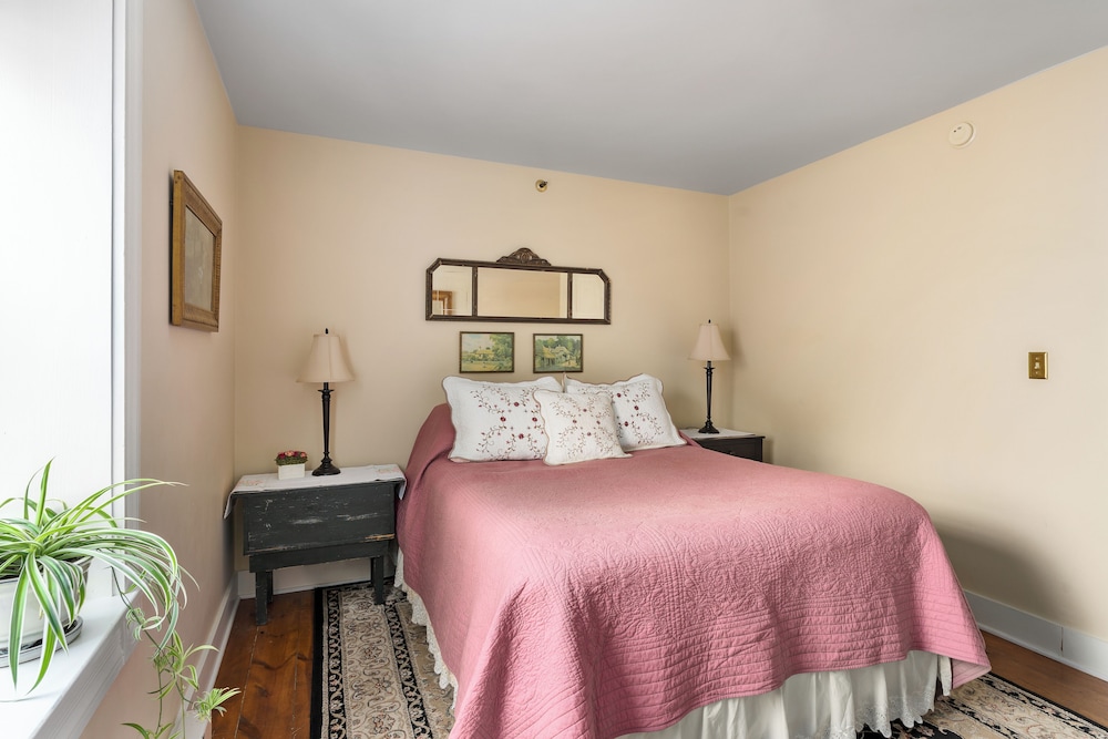 The Stagecoach Inn Bed & Breakfast and Five20 Social Stop - photo 29