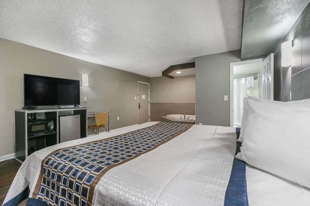 Rodeway Inn Bristol near Sesame Place - photo 10
