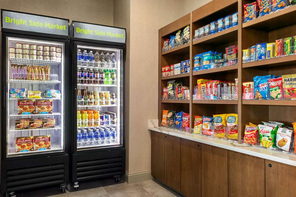 La Quinta Inn & Suites by Wyndham College Station North - photo 38