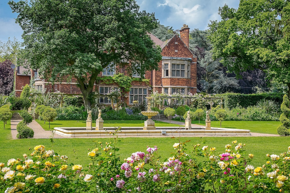Moxhull Hall - last minute hotel in Wishaw