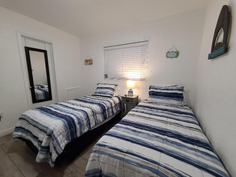 Sun Island Motel - photo 17