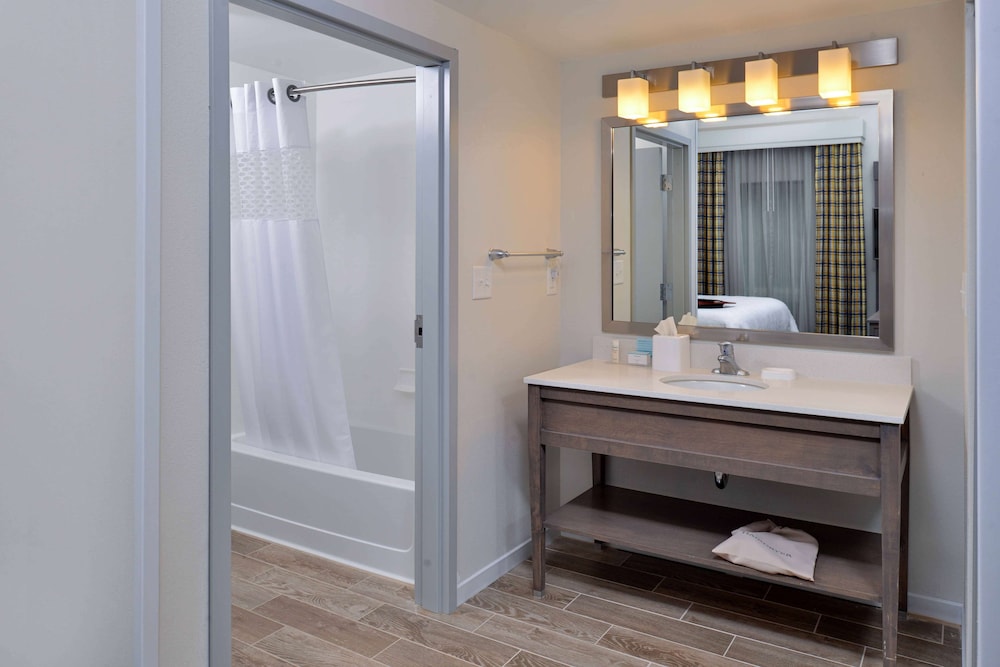 Hampton Inn & Suites Shelby - photo 20
