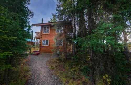 A Cabin By The Pond — 5-Star Luxury Hotel in Soldotna, United States