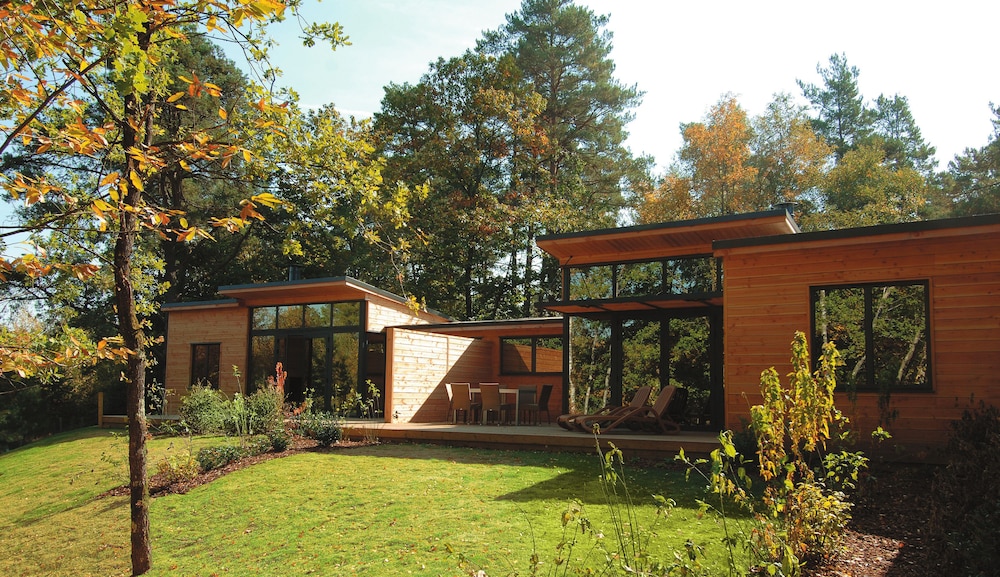 Center Parcs Les Hauts De Bruyeres — Chaumont Sur Tharonne