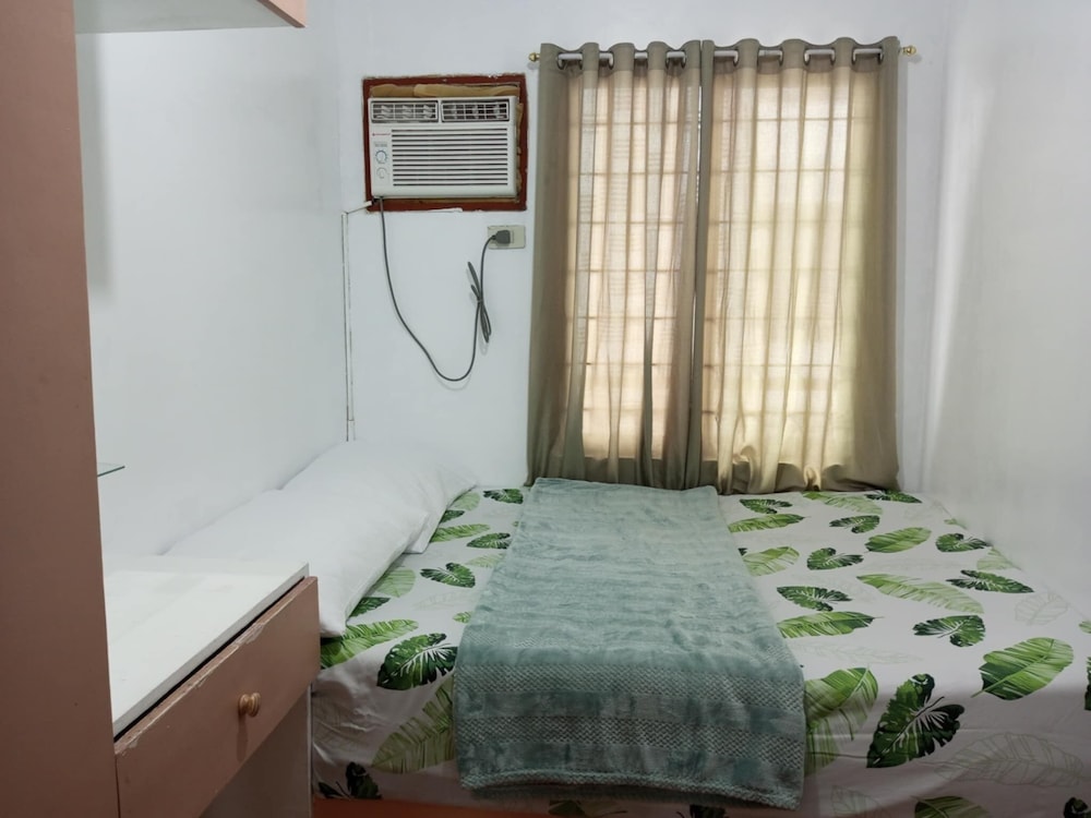 Deca Homes Hernan Cortes — 4-Star Luxury Hotel in Cebu City, Philippines